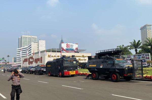 Water Cannon hingga Barracuda Disiagakan di Kompleks Parlemen Water Cannon hingga Barracuda Disiagakan di Kompleks Parlemen