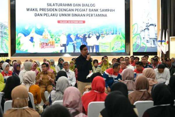Kunker Gibran ke Cilacap Dinilai Strategis, Guru Besar Unsoed: Jangan Berhenti di Wacana! Kunker Gibran ke Cilacap Dinilai Strategis, Guru Besar Unsoed: Jangan Berhenti di Wacana!