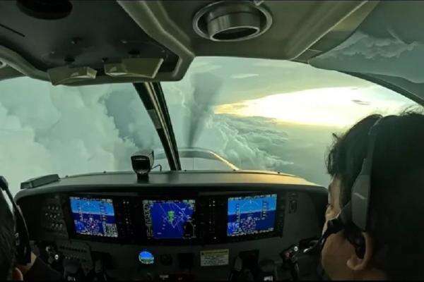 Abu Vulkanik Anak Krakatau Meluas, BNPB Siapkan Evakusasi dan Hujan Buatan Abu Vulkanik Anak Krakatau Meluas, BNPB Siapkan Evakusasi dan Hujan Buatan