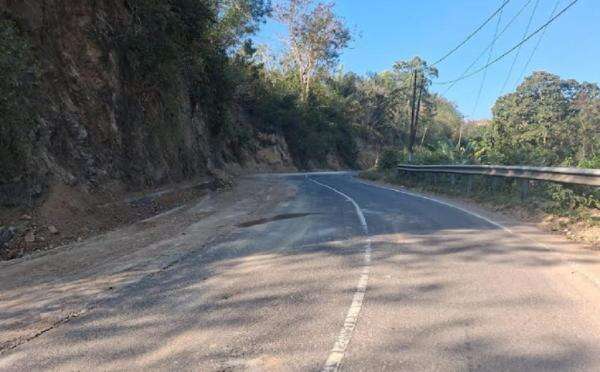 Kementerian PU Pulihkan 9 Ruas Jalan Nasional di NTT Pascagempa M7,7 Kementerian PU Pulihkan 9 Ruas Jalan Nasional di NTT Pascagempa M7,7