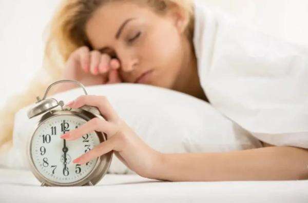Bangun Tidur Masih Pusing dan Lemas? Kebiasaan Menunda Alarm Bisa Jadi Penyebabnya Bangun Tidur Masih Pusing dan Lemas? Kebiasaan Menunda Alarm Bisa Jadi Penyebabnya