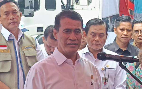 Mentan Siapkan Aturan Baru agar Buruh Tani Bisa Dapat Alsintan Mentan Siapkan Aturan Baru agar Buruh Tani Bisa Dapat Alsintan