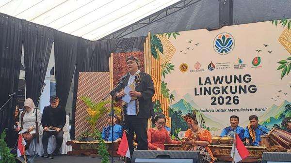Jumhur Tegaskan Pemerintah Lindungi Masyarakat Adat Pelestari Lingkungan Jumhur Tegaskan Pemerintah Lindungi Masyarakat Adat Pelestari Lingkungan