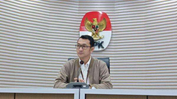 KPK Ungkap Laporan Gratifikasi Menhut Raja Juli Tak Cantumkan Nominal Uang dalam Amplop KPK Ungkap Laporan Gratifikasi Menhut Raja Juli Tak Cantumkan Nominal Uang dalam Amplop
