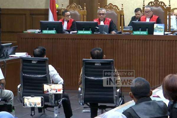 Jaksa Ungkap Perintah Febrie ke Ferry Boboho usai Terima Uang Rp55 Miliar: Dinginkan Dulu Jaksa Ungkap Perintah Febrie ke Ferry Boboho usai Terima Uang Rp55 Miliar: Dinginkan Dulu
