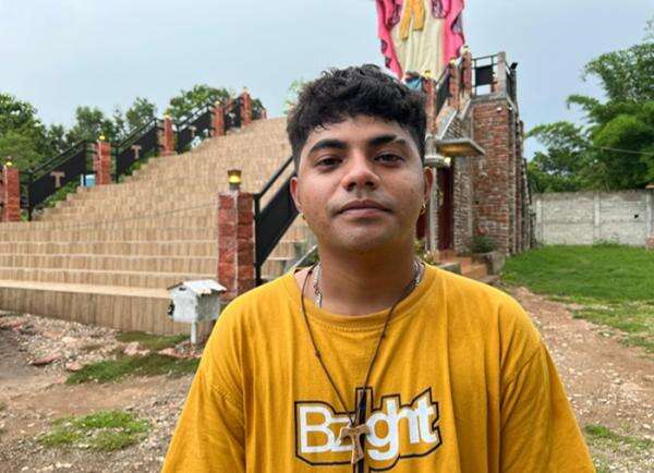 Berikut Cara Vote Dukung Petrus Djaga Kota asal NTT di Indonesian Idol Berikut Cara Vote Dukung Petrus Djaga Kota asal NTT di Indonesian Idol