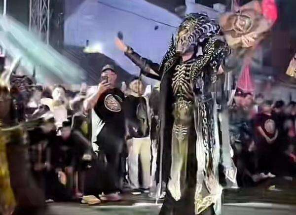 MUI Kecam Ritual Mirip Satanic di Karnaval Maulid Pekalongan: Jangan Menyimpang! MUI Kecam Ritual Mirip Satanic di Karnaval Maulid Pekalongan: Jangan Menyimpang!