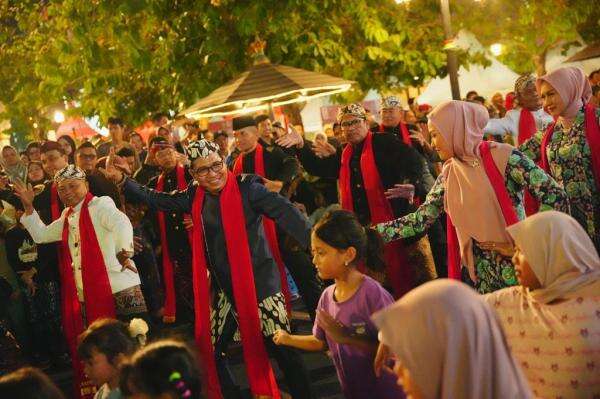Spectra Night Dimulai, Madiun Menari Buka Era Baru Ruang Publik Kota Pendekar Spectra Night Dimulai, Madiun Menari Buka Era Baru Ruang Publik Kota Pendekar