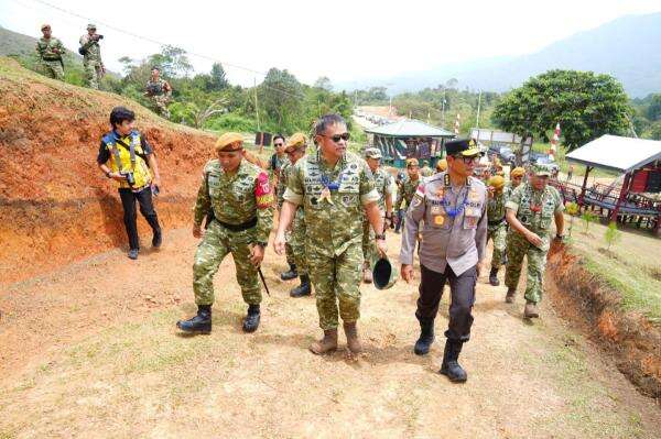 Tinjau Jalan Krayan-Malinau, Kepala BNPPDT: Konektivitas Perbatasan Jadi Prioritas Tinjau Jalan Krayan-Malinau, Kepala BNPPDT: Konektivitas Perbatasan Jadi Prioritas