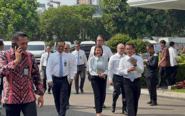 Prabowo Panggil Menko Airlangga hingga Direksi Himbara ke Istana, Bahas Apa? Prabowo Panggil Menko Airlangga hingga Direksi Himbara ke Istana, Bahas Apa?