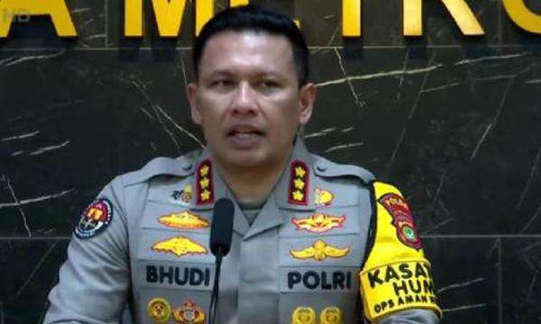 Polisi Usut Laporan terhadap Pandji Pragiwaksono soal Materi Stand Up “Mens Rea” Polisi Usut Laporan terhadap Pandji Pragiwaksono soal Materi Stand Up “Mens Rea”