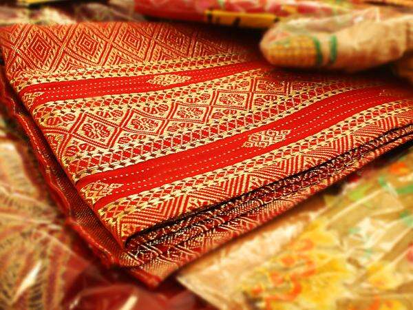 Songket Minangkabau, Warisan Tenun yang Sarat Makna dari Ranah Sumatera Barat Songket Minangkabau, Warisan Tenun yang Sarat Makna dari Ranah Sumatera Barat
