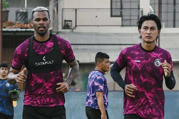 Arema FC Kembali Tancap Gas, Singo Edan Matangkan Persiapan Jelang Hadapi Bhayangkara FC Arema FC Kembali Tancap Gas, Singo Edan Matangkan Persiapan Jelang Hadapi Bhayangkara FC