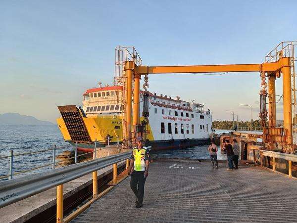 Kemenhub Kerahkan Bus dan Kapal Angkut Alat Berat Pulihkan Akses NTT Kemenhub Kerahkan Bus dan Kapal Angkut Alat Berat Pulihkan Akses NTT