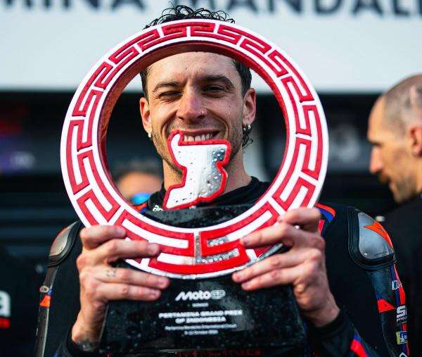 Cetak 2 Rekor Sekaligus di Mandalika, Marco Bezzecchi Ukir Sejarah di MotoGP Indonesia 2026 Cetak 2 Rekor Sekaligus di Mandalika, Marco Bezzecchi Ukir Sejarah di MotoGP Indonesia 2026