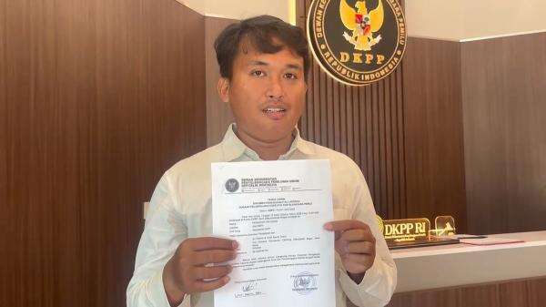 Buntut Kasus Ijazah Gibran di MK, Komisioner KPU dan Bawaslu Dilaporkan ke DKPP Buntut Kasus Ijazah Gibran di MK, Komisioner KPU dan Bawaslu Dilaporkan ke DKPP