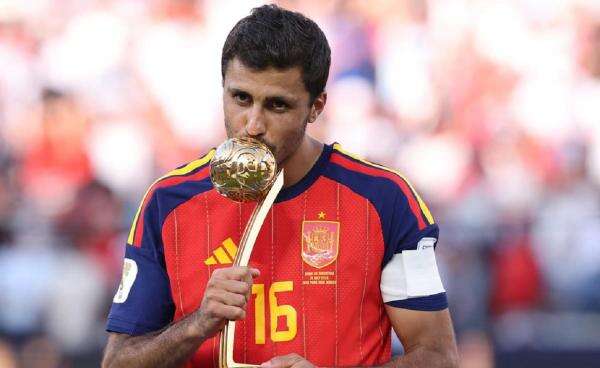 Rodri Pemain Ke-11 yang Menangkan Trofi Piala Dunia, Liga Champions dan Ballon dOr! Rodri Pemain Ke-11 yang Menangkan Trofi Piala Dunia, Liga Champions dan Ballon dOr!