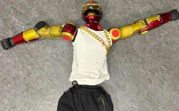 Ada-Ada Saja! Robot Humanoid Ditangkap Polisi karena Lecehkan Remaja Perempuan Ada-Ada Saja! Robot Humanoid Ditangkap Polisi karena Lecehkan Remaja Perempuan