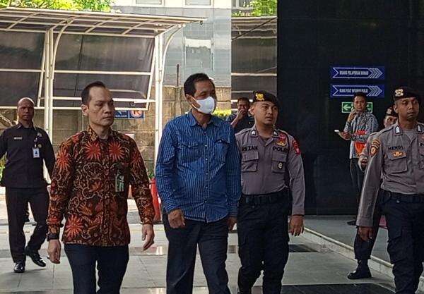 Breaking News: KPK Tetapkan Bupati Muara Enim Edison sebagai Tersangka Suap Breaking News: KPK Tetapkan Bupati Muara Enim Edison sebagai Tersangka Suap