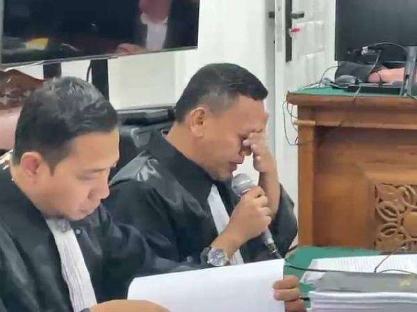 Tangis Kuasa Hukum Nikita Mirzani Pecah di Sidang PK, Penyebabnya Mengejutkan! Tangis Kuasa Hukum Nikita Mirzani Pecah di Sidang PK, Penyebabnya Mengejutkan!