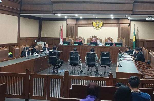 Eks Pejabat Bea Cukai Menangis di Sidang Kasus Suap, Ngaku Diminta Berkorban agar Kasus Tak Melebar Eks Pejabat Bea Cukai Menangis di Sidang Kasus Suap, Ngaku Diminta Berkorban agar Kasus Tak Melebar