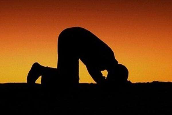 4 Jenis Sujud dalam Islam Lengkap dengan Bacaan Doa dan Waktu Pelaksanaannya 4 Jenis Sujud dalam Islam Lengkap dengan Bacaan Doa dan Waktu Pelaksanaannya