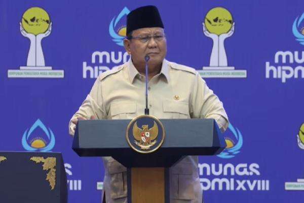 Cerita Prabowo Setia Naik Maung meski Bocor: Harus Kasih Contoh Pakai Mobil Buatan RI Cerita Prabowo Setia Naik Maung meski Bocor: Harus Kasih Contoh Pakai Mobil Buatan RI