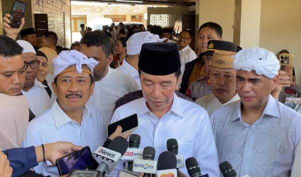 Jokowi Melayat ke Rumah Duka Rachmat Gobel Jokowi Melayat ke Rumah Duka Rachmat Gobel