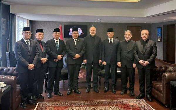 Gus Yahya: Delegasi Indonesia ke Iran Sampaikan Belasungkawa dan Dorong Perdamaian Gus Yahya: Delegasi Indonesia ke Iran Sampaikan Belasungkawa dan Dorong Perdamaian
