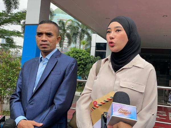 Geger! Clara Shinta Resmi Laporkan Mantan Suami ke Polisi Geger! Clara Shinta Resmi Laporkan Mantan Suami ke Polisi