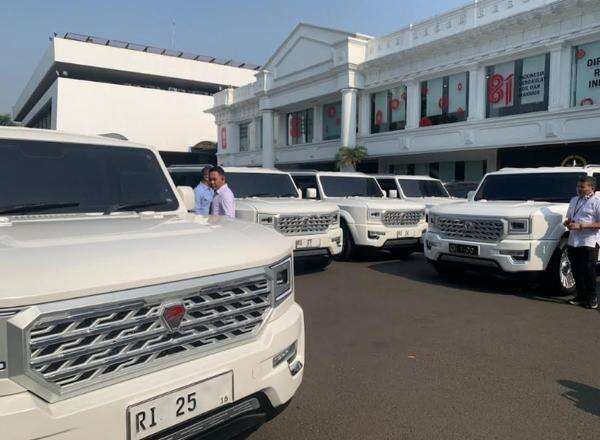 Ramai-Ramai Menteri Naik Maung Datang ke Sidang Kabinet 2 Tahun Prabowo Ramai-Ramai Menteri Naik Maung Datang ke Sidang Kabinet 2 Tahun Prabowo