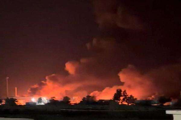 AS Gempur 90 Target di Iran, Teheran Balas Bombardir Pangkalan Amerika di Kuwait dan Bahrain AS Gempur 90 Target di Iran, Teheran Balas Bombardir Pangkalan Amerika di Kuwait dan Bahrain