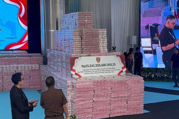 IPO Dorong Uang Sitaan Satgas PKH Rp13,2 Triliun Dijadikan Bonus Timnas IPO Dorong Uang Sitaan Satgas PKH Rp13,2 Triliun Dijadikan Bonus Timnas