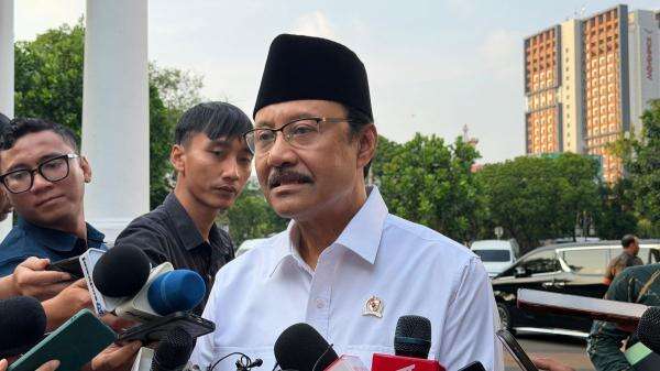 Buruh Pengupas Bawang Keluhkan Masuk Desil 6, Gaji Rp30 Ribu Sehari Buruh Pengupas Bawang Keluhkan Masuk Desil 6, Gaji Rp30 Ribu Sehari
