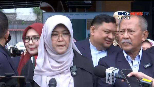 Hakim Putuskan Praperadilan Tidak Dapat Diterima, Dokter Tifa: Kita Tetap Semangat Hakim Putuskan Praperadilan Tidak Dapat Diterima, Dokter Tifa: Kita Tetap Semangat