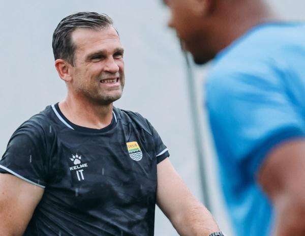 Igor Tolic Ungkap Rahasia di Balik Kemenangan Sempurna Persib Bandung atas Melbourne Victory Igor Tolic Ungkap Rahasia di Balik Kemenangan Sempurna Persib Bandung atas Melbourne Victory
