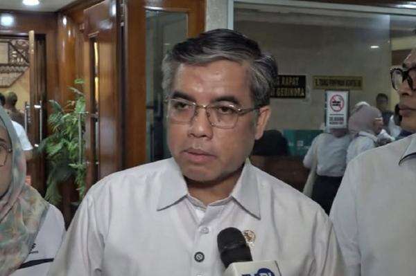 Menaker Ungkap Banyak WNA Duduki Jabatan di Perusahaan RI, Apa Penyebabnya? Menaker Ungkap Banyak WNA Duduki Jabatan di Perusahaan RI, Apa Penyebabnya?
