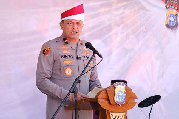 Jelang HUT Ke-81 RI, Wakapolda Riau: Merah Putih Harus Hadir hingga Pesisir dan Pulau Terluar Jelang HUT Ke-81 RI, Wakapolda Riau: Merah Putih Harus Hadir hingga Pesisir dan Pulau Terluar