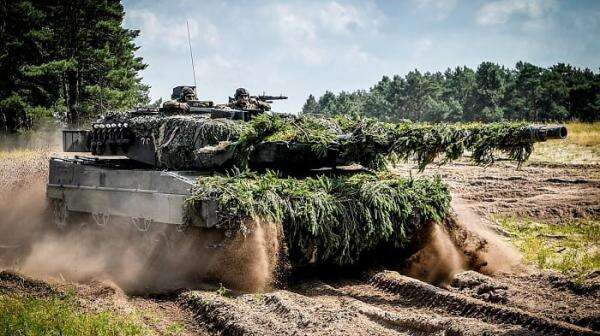 Tentara NATO Tembaki Tank Italia saat Latihan Perang, 4 Prajurit Terluka Tentara NATO Tembaki Tank Italia saat Latihan Perang, 4 Prajurit Terluka