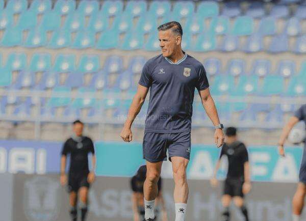Timnas Indonesia Siap Menggila, John Herdman Tegaskan Skuad Garuda Tak Perlu Tampil Sempurna untuk Taklukkan Vietnam Timnas Indonesia Siap Menggila, John Herdman Tegaskan Skuad Garuda Tak Perlu Tampil Sempurna untuk Taklukkan Vietnam