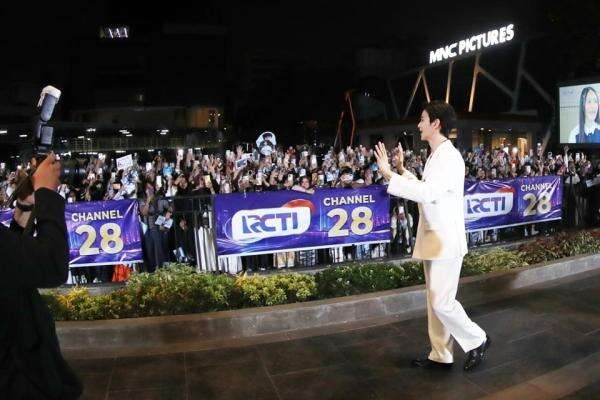 Kim Soo-hyun Bikin Heboh HUT RCTI ke-37, Disambut Histeris Ribuan Fans Kim Soo-hyun Bikin Heboh HUT RCTI ke-37, Disambut Histeris Ribuan Fans