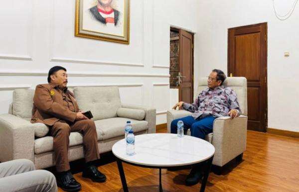 Mahfud MD Buka Suara soal Komite Reformasi: Memposisikan Polri Jadi Aset Penjaga dan Pemaju NKRI Mahfud MD Buka Suara soal Komite Reformasi: Memposisikan Polri Jadi Aset Penjaga dan Pemaju NKRI