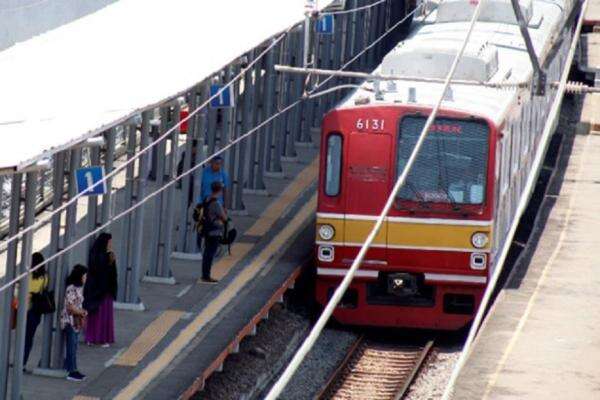 Selain KRL Bogor-Jakarta, Rute Duri-Tangerang Gangguan Imbas Tertemper Motor di Rawa Buaya-Batu Ceper Selain KRL Bogor-Jakarta, Rute Duri-Tangerang Gangguan Imbas Tertemper Motor di Rawa Buaya-Batu Ceper