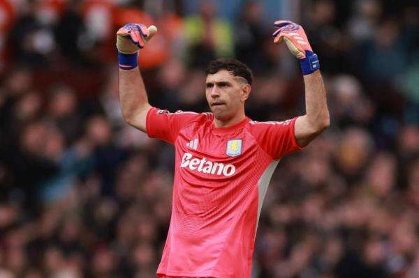 Transfer Emiliano Martinez ke Juventus Gagal? 2 Masalah Jadi Sandungan Transfer Emiliano Martinez ke Juventus Gagal? 2 Masalah Jadi Sandungan
