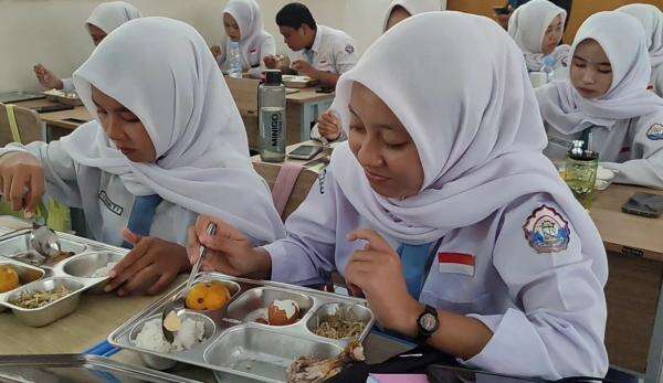 Program Makan Bergizi Gratis Perdana Diresmikan, Pangandaran Jadi Contoh Sukses Program Makan Bergizi Gratis Perdana Diresmikan, Pangandaran Jadi Contoh Sukses
