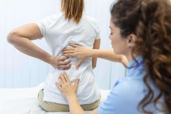 Mengapa Skoliosis Lebih Berisiko Memburuk pada Perempuan? Kenali Tandanya sejak Remaja Mengapa Skoliosis Lebih Berisiko Memburuk pada Perempuan? Kenali Tandanya sejak Remaja