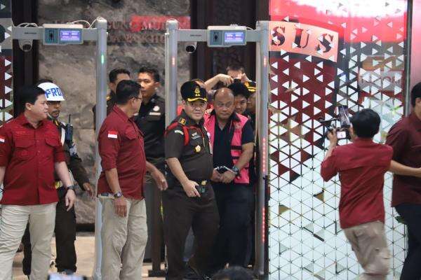 Dadan Hindayana Cs Resmi Jadi Tersangka Dugaan Korupsi Tata Kelola MBG di BGN! Dadan Hindayana Cs Resmi Jadi Tersangka Dugaan Korupsi Tata Kelola MBG di BGN!