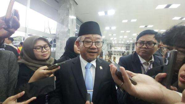 Mendikdasmen Wajibkan Pelajaran Bahasa Inggris Mulai Kelas 3 SD pada 2027 Mendikdasmen Wajibkan Pelajaran Bahasa Inggris Mulai Kelas 3 SD pada 2027