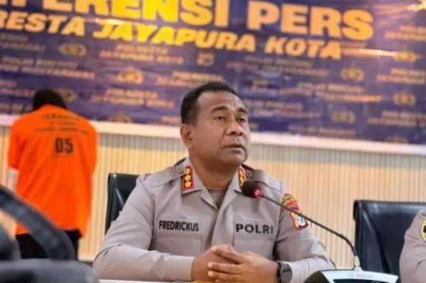 Sakit Hati Dituduh Mencuri, Pria Mabuk di Jayapura Bakar 3 Rumah Warga dan Kosan Sakit Hati Dituduh Mencuri, Pria Mabuk di Jayapura Bakar 3 Rumah Warga dan Kosan