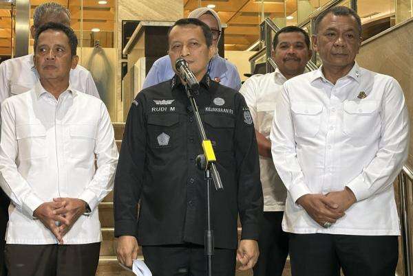 Ferry Boboho dan Tan Kian Diperiksa Kejagung Terkait Kasus Asabri dan Jiwasraya Ferry Boboho dan Tan Kian Diperiksa Kejagung Terkait Kasus Asabri dan Jiwasraya